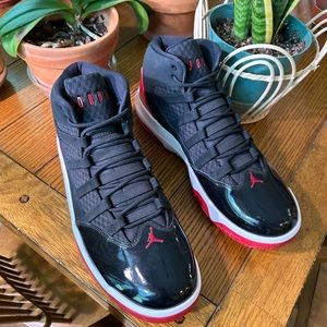 Men’s air Jordan’s brand new. Husband bought for work conference for a speech.